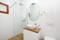 Łazienka w obiekcie Villa Antea ZadarVillas