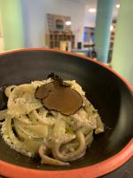 Hrana v oz. blizu gostišča