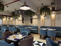 Χώρος καθιστικού στο Purple Leaf