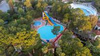 Bazén v ubytování Meder Resort Hotel - Ultra All Inclusive nebo v jeho okolí