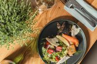 Jídlo v hotelu nebo okolí