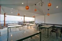 En restaurant eller et andet spisested på The Goa Beach Resort, Morjim