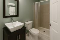 Ein Badezimmer in der Unterkunft Atlantic Breeze Motel &amp; Apartments