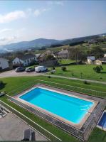 Bazén v ubytování Apartamentos Casona del Campo nebo v jeho okolí