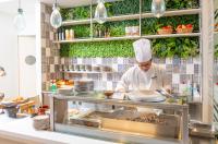 Φαγητό σε αυτό το ξενοδοχείο ή κάπου εκεί κοντά