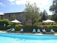 Basen w obiekcie Pleasant Apartment with Swimming Pool,Garden,BBQ, Parking lub w pobliżu