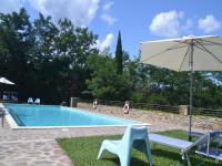 Basen w obiekcie Pleasant Apartment with Swimming Pool,Garden,BBQ, Parking lub w pobliżu