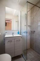 A bathroom at Liostasi