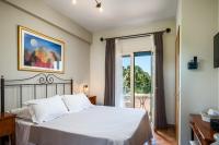 A bed or beds in a room at Liostasi