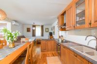 Kuchnia lub aneks kuchenny w obiekcie Apartment MIMA