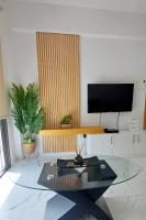 TV a/nebo společenská místnost v ubytování Sea Side Appartment in Kato Paphos