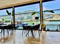 comedor con vistas al agua en Arp Dalyan, en Dalyan