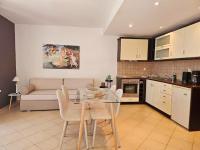 Kuchyňa alebo kuchynka v ubytovaní Corfu Glyfada Beach Apartment 22
