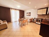Kuchyňa alebo kuchynka v ubytovaní Corfu Glyfada Beach Apartment 22
