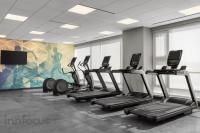 Hyatt Place Mississauga / Airport Corp Centerにあるフィットネスセンターまたはフィットネス設備