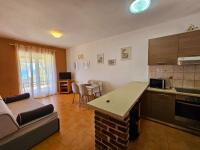 Kuchyň nebo kuchyňský kout v ubytování Glyfada Beachfront House Ab3g
