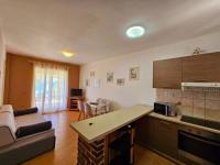 Kuchyň nebo kuchyňský kout v ubytování Glyfada Beachfront House Ab3g