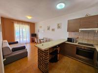 Kuchyň nebo kuchyňský kout v ubytování Glyfada Beachfront House Ab3g