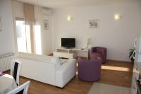 TV a/nebo společenská místnost v ubytování Apartments Žuvela