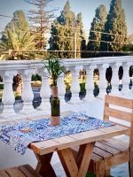 Au coeur du village sidi bousaidにあるバルコニーまたはテラス