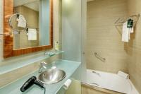 A bathroom at Sercotel Sorolla Palace