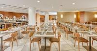 A restaurant or other place to eat at Sercotel Sorolla Palace