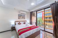 Postel nebo postele na pokoji v ubytování Апартаменты 1BR NaiHarn Beach S311 by IBG Property