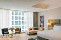 Sonder by Marriott Bonvoy Business Bay Apartmentsにあるベッド