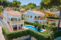 Bazén v ubytování Villa Ciruela by Villa Plus nebo v jeho okolí