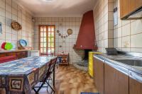 A kitchen or kitchenette at Casa vacanza Elena