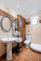 A bathroom at Carpe Diem Rooms Nei Pori