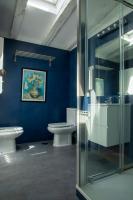 A bathroom at ÁTICO CENTRO HISTÓRICO MADRID