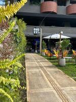 Garður fyrir utan Heiss Hotel By Jalo