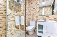 Kúpeľňa v ubytovaní Laramond Barcelona Rooms