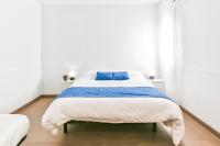 Posteľ alebo postele v izbe v ubytovaní Laramond Barcelona Rooms