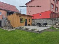 Budova, kde se aparthotel nachází