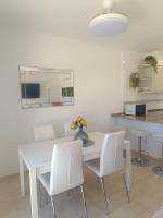 Kuchyňa alebo kuchynka v ubytovaní Bahia de Vera Apartamento Monica