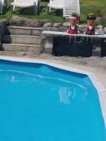 Bazén v ubytování Casa con piscina al lado del mar en Viladesuso nebo v jeho okolí