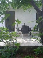 Zahrada ubytování APARTMAN IVANO