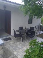 Patio nebo venkovní prostory v ubytování APARTMAN IVANO