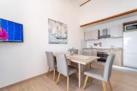 Kuchyňa alebo kuchynka v ubytovaní Apartments Batela