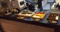 ホテルの敷地内または近くでの食事または食べ物