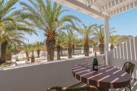 Balkón nebo terasa v ubytování Golden Milos Beach Ηouse by Domotel