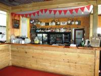 Khu vực lounge/bar tại FatOwl Motel, Bar & Eatery