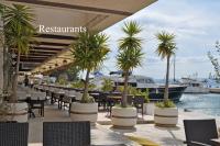 Reštaurácia alebo iné gastronomické zariadenie v ubytovaní APARTMENTS KING 2