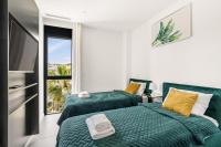 Postel nebo postele na pokoji v ubytování Luxury Apartment Agnieto - The View Fuengirola