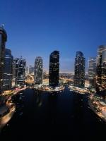 Ein allgemeiner Blick auf Dubai oder ein Stadtblick von der Ferienwohnung aus