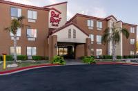 una representación de la posada del techo rojo en Red Roof Inn Phoenix North - I-17 at Bell Rd, en Phoenix