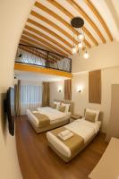 Habitación grande con 2 camas en Royal Apartments, en Bitola