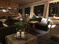 Posezení v ubytování Hallingskarvet Fjellstue as